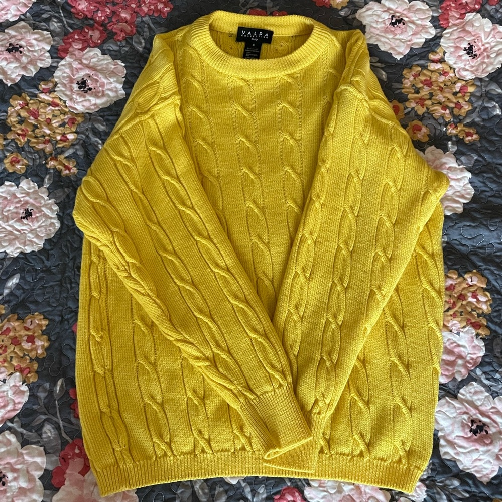 100% Wool Vintage Valda Collection Yellow Knitted Sweater (Size S) Made In Italy